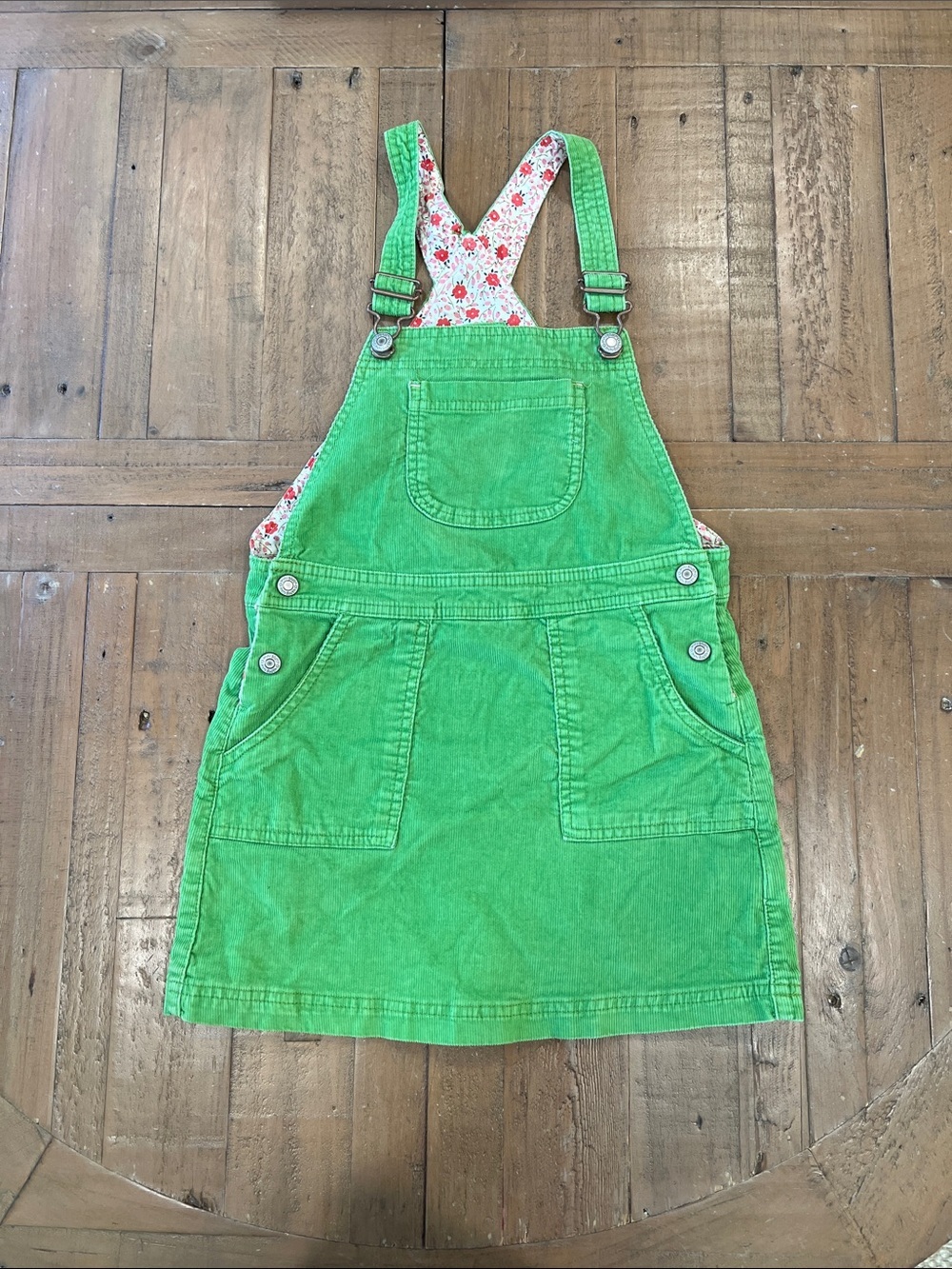 Mini Boden green corduory skirtall 7-8 years
Skirt overalls preppy